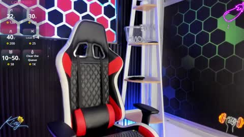 David online show from April 20, 12:30 pm