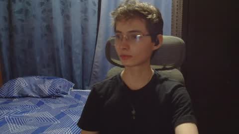 Snapshot of david_colombian chatting on May 22, 2:19 am ProgrammerBoy online show from May 22, 2:19 am