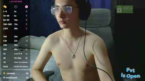 Snapshot of david_colombian chatting on June 27, 2:49 am ProgrammerBoy online show from June 27, 2:49 am