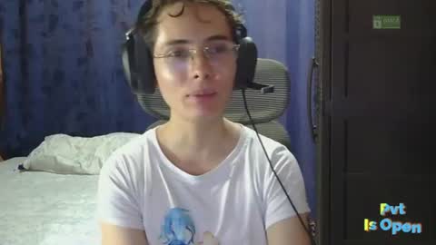 Snapshot of david_colombian chatting on June 30, 5:25 pm ProgrammerBoy online show from June 30, 5:25 pm