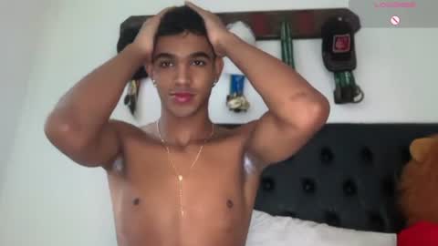 david_hot44 online show from August 1, 8:52 pm