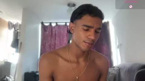 david_hot44 online show from August 5, 8:44 pm