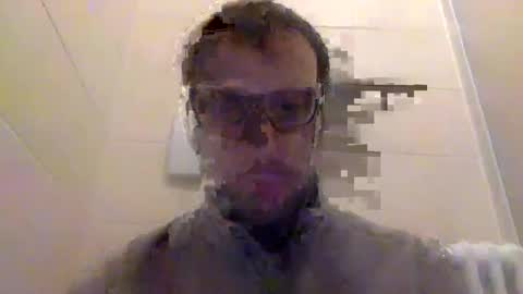 Snapshot of david_itdavid chatting on December 3, 7:44 pm David online show from December 3, 7:44 pm