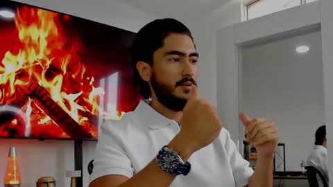 Hey im David that loves to explore and speak their fantasies. Very open talktative and nice. Feel free to chat with me online show from December 28, 6:50 pm