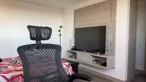 Snapshot of david_muller_ chatting on July 21, 9:06 pm David online show from July 21, 9:06 pm