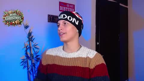 Snapshot of david_neill chatting on December 27, 3:26 pm David Neill online show from December 27, 3:26 pm