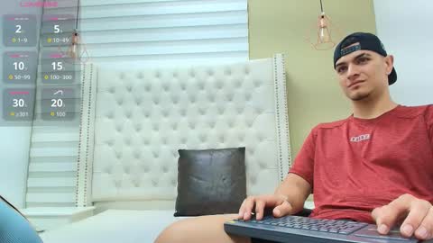 david_victoriaa online show from February 10, 1:04 pm