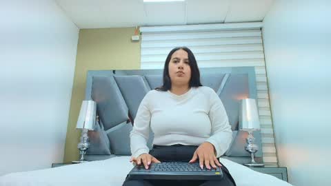 david_victoriaa online show from April 8, 12:49 pm