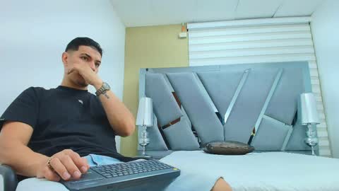 david_victoriaa online show from April 21, 12:55 pm