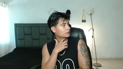 Snapshot of davidbless chatting on June 11, 6:39 pm David Bless online show from June 11, 6:39 pm