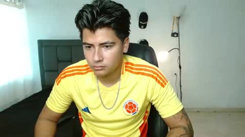 Snapshot of davidbless chatting on June 17, 3:57 pm David Bless online show from June 17, 3:57 pm