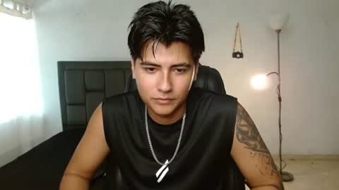Snapshot of davidbless chatting on June 19, 5:06 pm David Bless online show from June 19, 5:06 pm