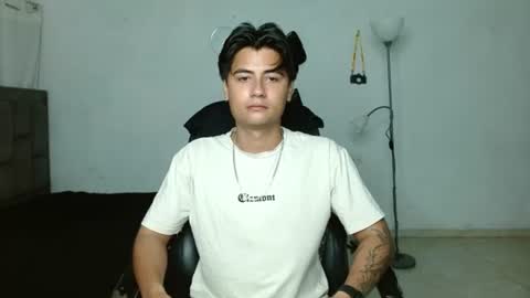 Snapshot of davidbless chatting on August 5, 12:13 am David Bless online show from August 5, 12:13 am
