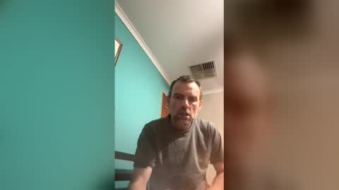 Snapshot of davidcam81outlook chatting on May 11, 12:33 pm Myway online show from May 11, 12:33 pm