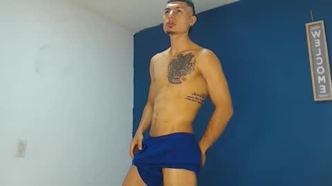 Snapshot of davidgalvis1 chatting on December 23, 10:12 pm David Galvis - independent model online show from December 23, 10:12 pm