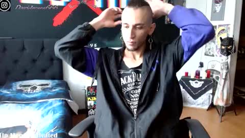   online show from October 5, 7:01 pm