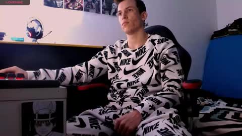 davidsalazar33 online show from March 20, 11:31 pm