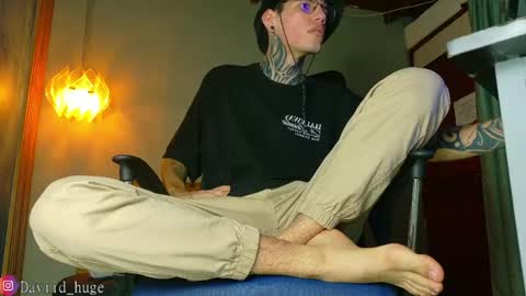 Snapshot of daviid_huge chatting on May 16, 7:23 pm daviid_huge online show from May 16, 7:23 pm
