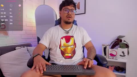 Snapshot of daviidevans chatting on January 11, 4:28 am David Evans online show from January 11, 4:28 am