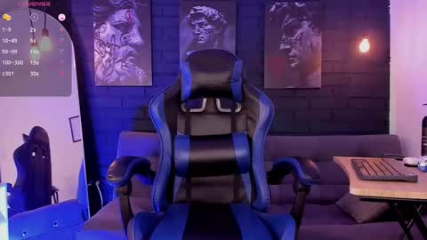 Snapshot of daviidevans chatting on February 11, 10:26 pm David Evans online show from February 11, 10:26 pm