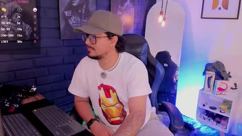 Snapshot of daviidevans chatting on March 6, 8:00 am David Evans online show from March 6, 8:00 am