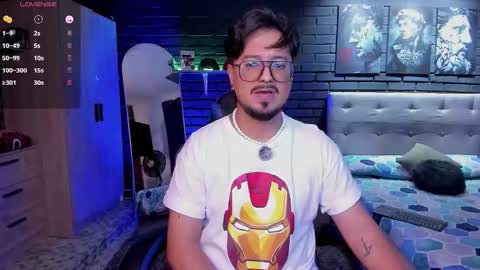 Snapshot of daviidevans chatting on March 19, 2:04 am David Evans online show from March 19, 2:04 am