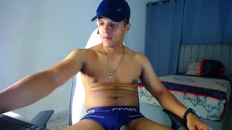 Snapshot of davisito7 chatting on February 13, 4:08 am David Angel online show from February 13, 4:08 am