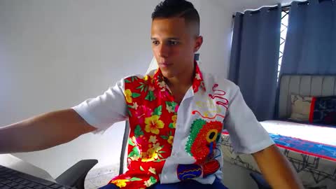 Snapshot of davisito7 chatting on February 14, 8:38 pm David Angel online show from February 14, 8:38 pm