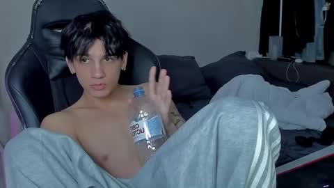 davis online show from December 5, 8:33 pm