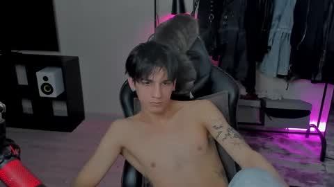 davis online show from February 17, 6:04 pm