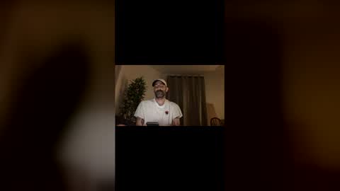 Snapshot of davydavy88 chatting on May 21, 2:07 am davydavy88 online show from May 21, 2:07 am
