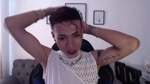 Daxon online show from November 14, 5:33 pm