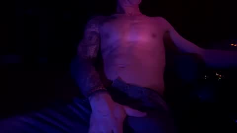 Snapshot of day__tripper chatting on January 23, 7:43 am day tripper online show from January 23, 7:43 am