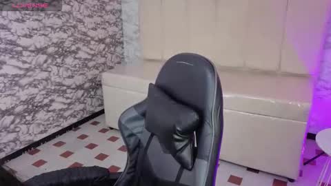 Hi Stream 1500 to 2100 online show from February 6, 8:01 pm