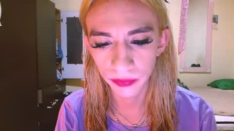 Snapshot of dayanna_01_ chatting on June 10, 8:52 pm dayanna_01_ online show from June 10, 8:52 pm