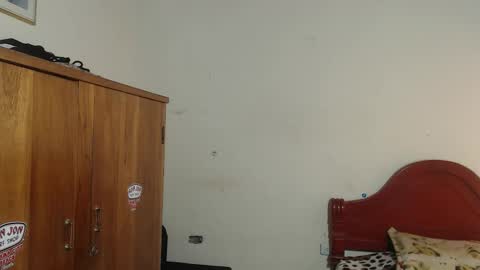 Dylon online show from December 17, 6:14 pm