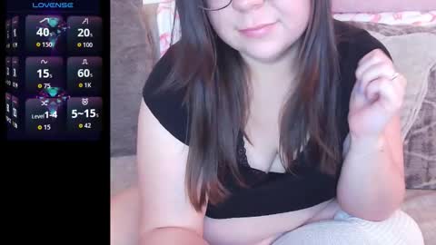 Dazeddesty  online show from March 9, 6:23 pm