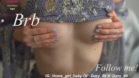 Snapshot of dazy_88 chatting on November 5, 3:17 am Dazy My Fansly online show from November 5, 3:17 am