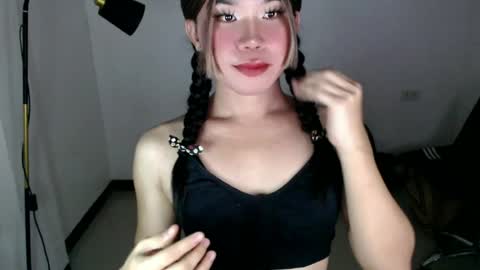 dazzzlingcarol online show from July 3, 9:59 am