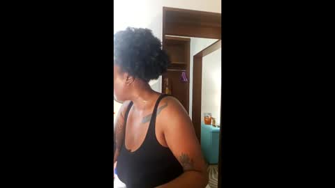 Duchess Coco - Coco Puffs online show from April 21, 6:01 pm