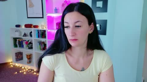 Shari online show from April 25, 4:37 am