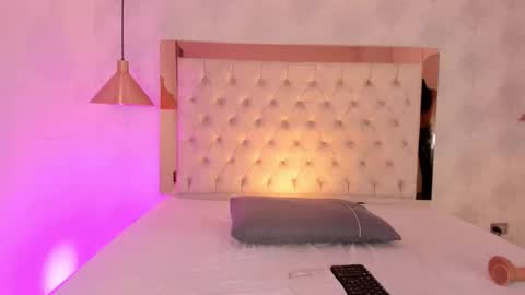 Snapshot of dea_athenea chatting on November 15, 2:13 pm dea_athenea online show from November 15, 2:13 pm