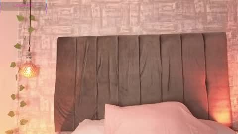 Snapshot of dea_athenea chatting on December 3, 8:07 pm dea_athenea online show from December 3, 8:07 pm