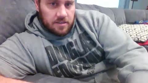 Snapshot of deadlifts_donuts chatting on December 13, 5:21 pm DeadliftsDonuts online show from December 13, 5:21 pm