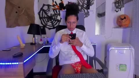 Snapshot of deamon_devil chatting on October 27, 6:56 pm deamon_devil online show from October 27, 6:56 pm