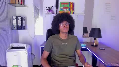 Snapshot of deamon_devil chatting on November 7, 7:03 pm deamon_devil online show from November 7, 7:03 pm