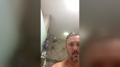 Snapshot of dean30b chatting on August 9, 3:23 am dean30b online show from August 9, 3:23 am