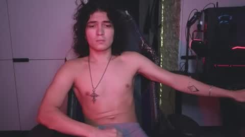 Snapshot of dean_raven chatting on July 28, 9:25 pm dean_raven online show from July 28, 9:25 pm