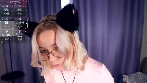 Charlie 18yo online show from October 31, 5:19 am
