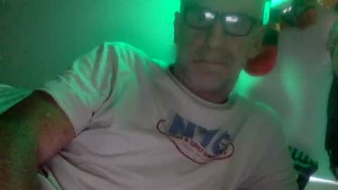 Snapshot of deanofflove221000 chatting on October 28, 6:06 am deanofflove221000 online show from October 28, 6:06 am